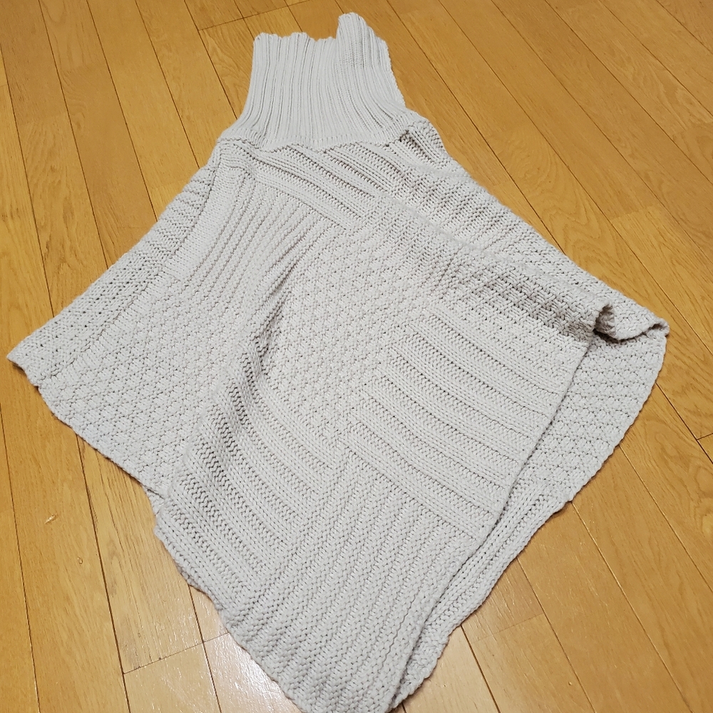 Women's Gray Sweater